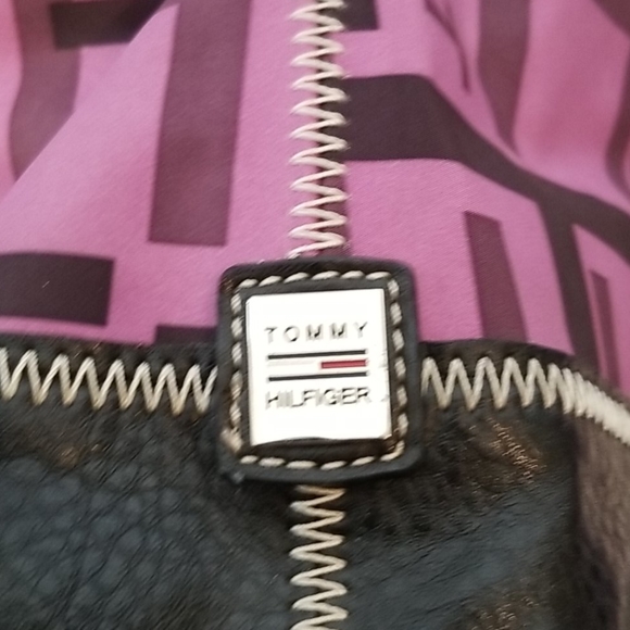 Tommy Hilfiger purse - Picture 3 of 5